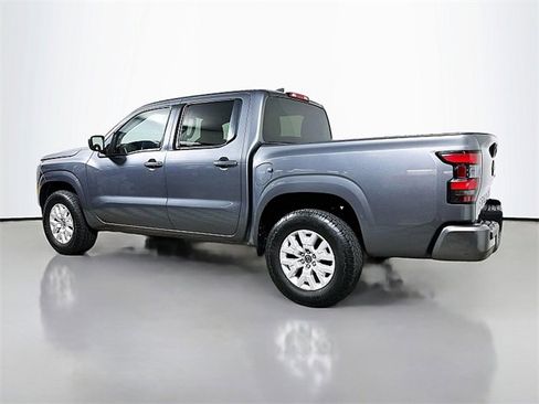 Used 2023 Nissan Frontier SV image 5