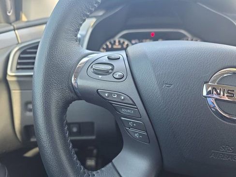 Used 2022 Nissan Murano SV w/ SV Midnight Edition Package image 16