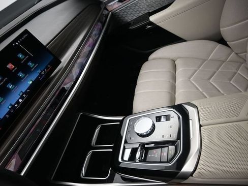Used 2023 BMW 760i xDrive w/ Executive Package AWD/4WD image 15