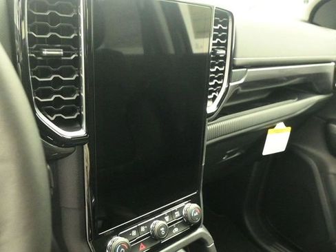 New 2025 Ford Ranger Lariat w/ FX4 Off-Road Package image 18