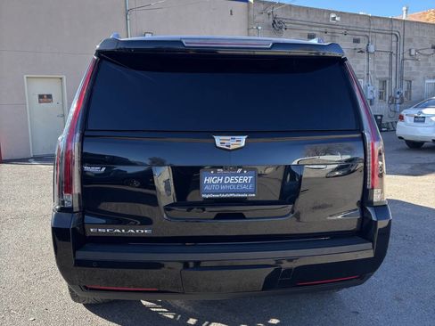 Used 2019 Cadillac Escalade Luxury w/ Escalade Sport Edition image 19