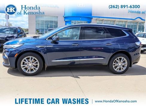Used 2022 Buick Enclave Essence w/ Experience Buick Package AWD/4WD image 2