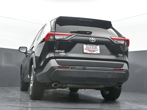 Used 2025 Toyota RAV4 XLE FWD image 38