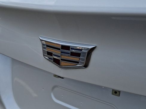 Used 2020 Cadillac XT4 Luxury w/ Cold Weather Package image 31