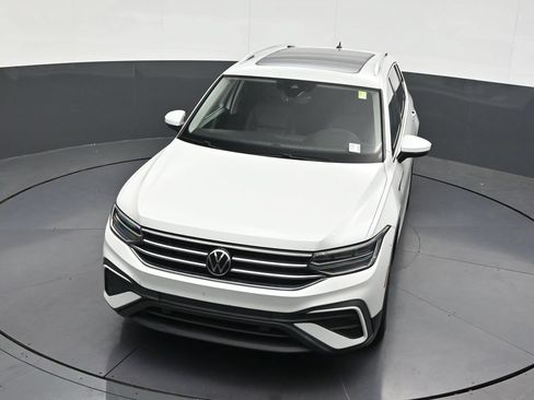 Used 2023 Volkswagen Tiguan SE w/ Panoramic Sunroof Package FWD image 22