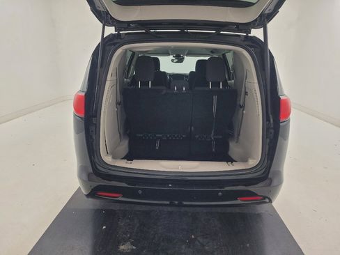 Used 2024 Chrysler Voyager LX FWD image 29