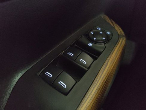 Used 2019 GMC Acadia Denali AWD/4WD image 27