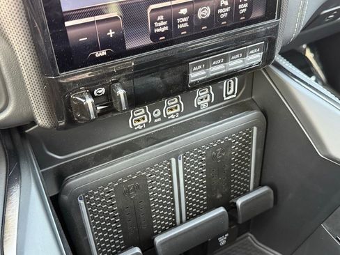 New 2025 RAM 2500 Limited image 4