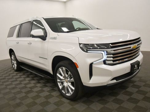 Used 2023 Chevrolet Suburban High Country image 10