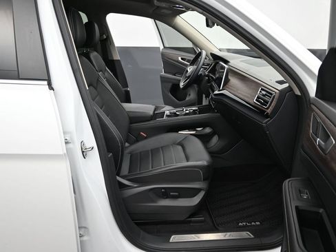 Used 2024 Volkswagen Atlas SEL AWD/4WD image 20