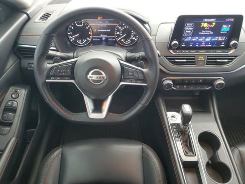 Used 2021 Nissan Altima 2.5 SR FWD image 16