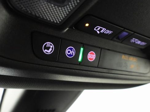 Used 2024 Buick Enclave Essence w/ Technology Package image 18