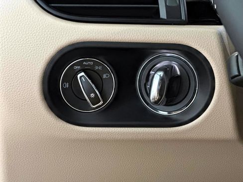 New 2026 Porsche Macan image 31