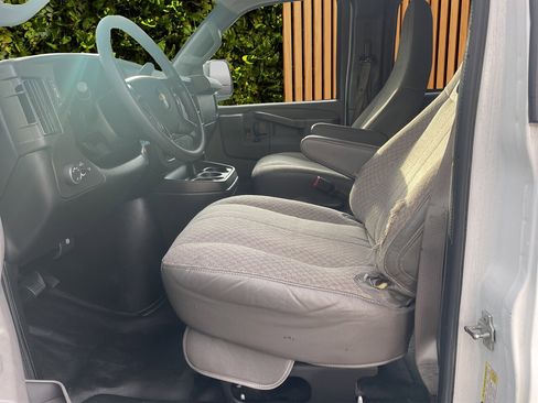 Used 2016 Chevrolet Express 2500 LT w/ LT Preferred Equipment Group image 16