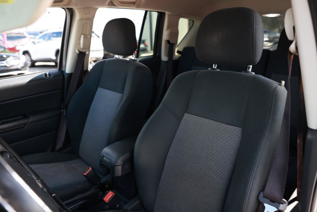 Used 2014 Jeep Compass Sport w/ Power Value Group FWD image 6