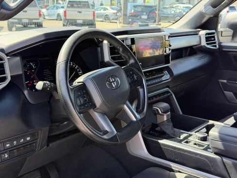 Used 2025 Toyota Tundra SR5 AWD/4WD image 10