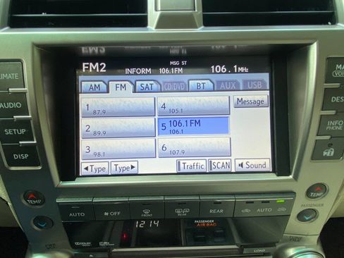 Used 2013 Lexus GX 460 Premium image 32