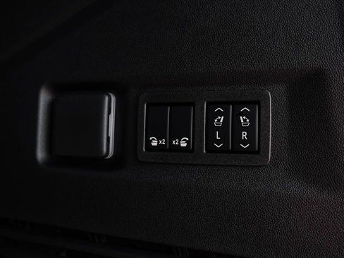 New 2026 GMC Yukon AT4 Ultimate w/ LPO, Floor Liner Package AWD/4WD image 9