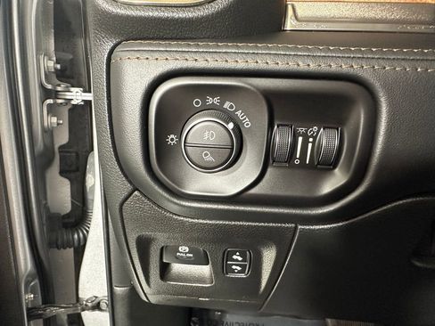 Used 2022 RAM 1500 Limited w/ Body Color Bumper Group image 29