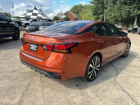 Used 2021 Nissan Altima 2.5 SR w/ SR Premium Package image 7