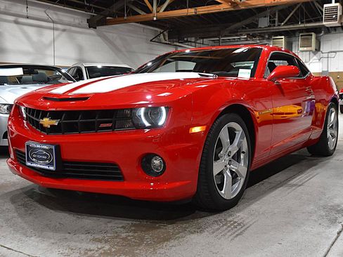 Used 2010 Chevrolet Camaro SS w/ RS Package RWD image 5