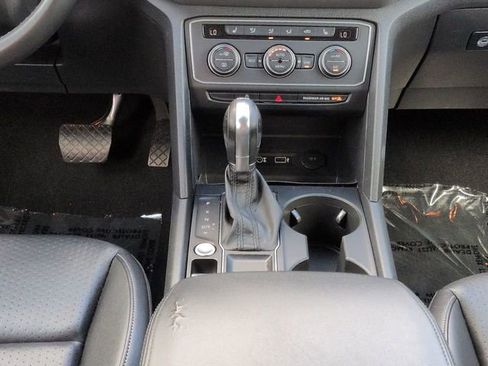 Used 2019 Volkswagen Atlas SE FWD image 19