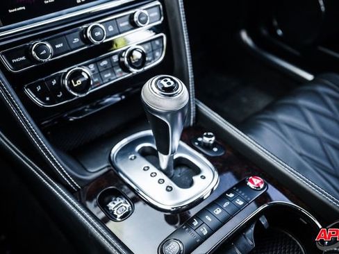 Used 2015 Bentley Flying Spur V8 image 15