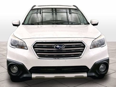 Used 2017 Subaru Outback 3.6R Touring AWD/4WD image 4