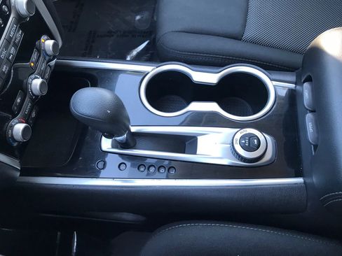 Used 2020 Nissan Pathfinder S image 29