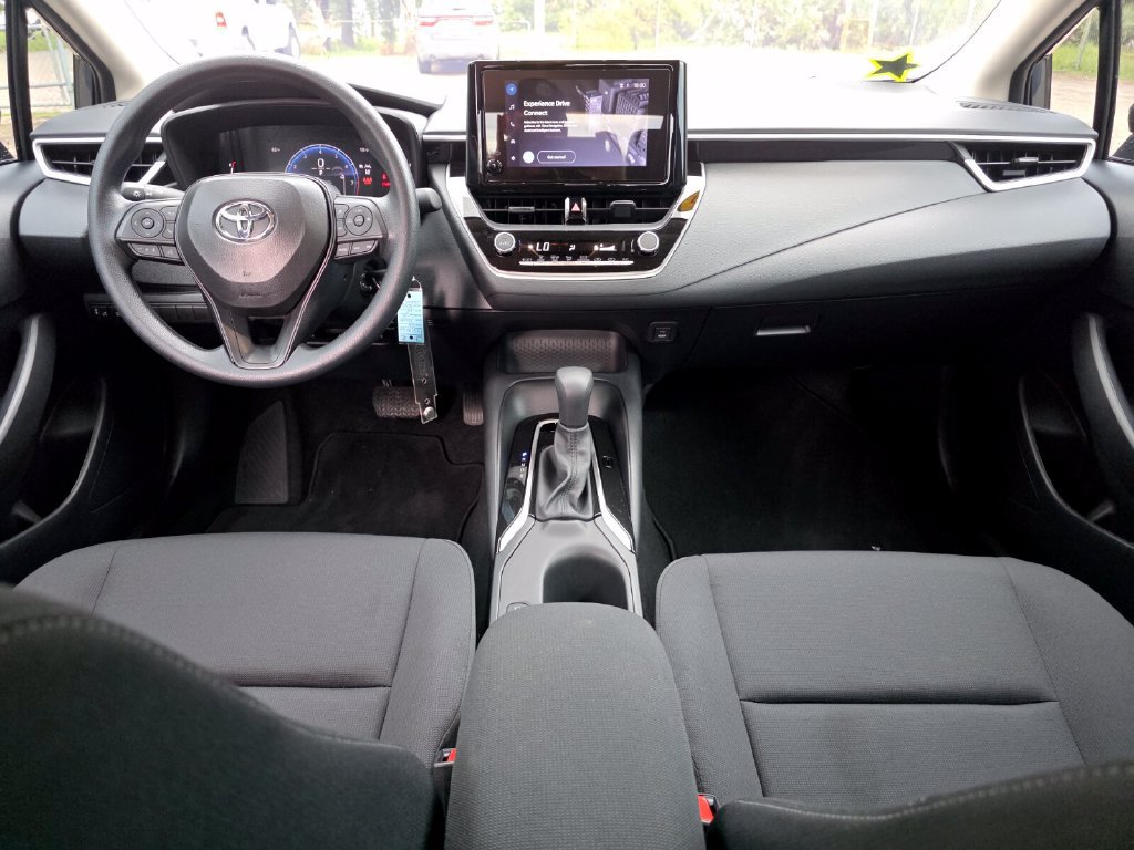 Used 2026 Toyota Corolla LE FWD image 5