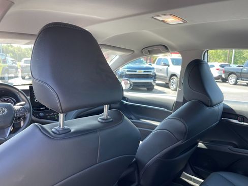 Used 2023 Toyota Camry SE FWD image 11