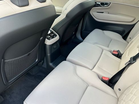 New 2026 Volvo XC90 T8 Plus w/ Protection Package Premier image 4