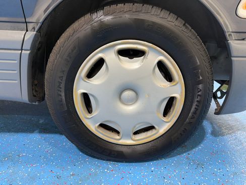 Used 1995 Toyota Previa DX image 47