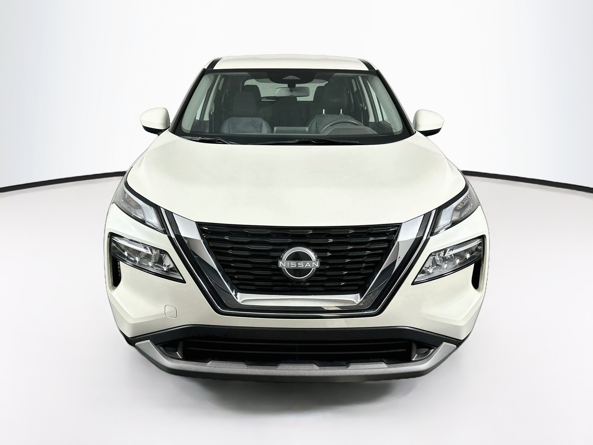 Used 2023 Nissan Rogue SV FWD image 2