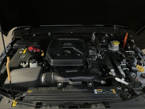 Used 2023 Jeep Wrangler Unlimited Sahara w/ Cold Weather Group image 36