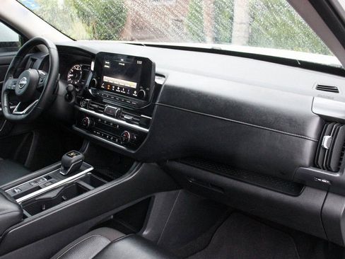 Used 2024 Nissan Pathfinder SL w/ SL Premium Package image 38