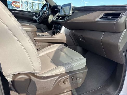 Used 2022 Chevrolet Tahoe LT w/ Luxury Package RWD image 14
