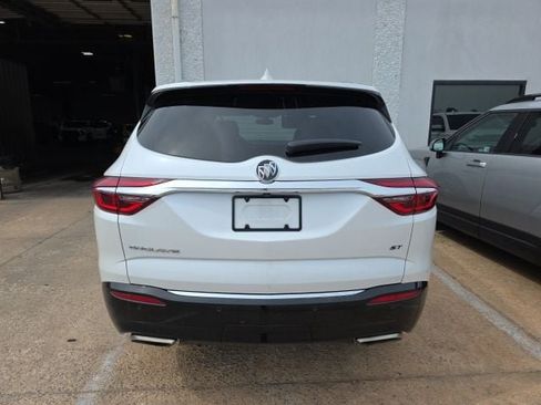 Used 2021 Buick Enclave Essence w/ Sport Touring Edition FWD image 4