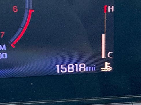 Used 2025 Chevrolet Trax LT image 9