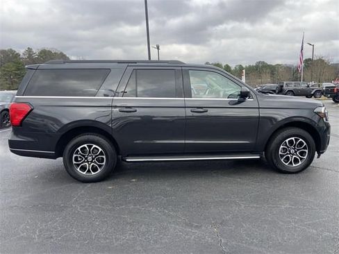 Used 2023 Ford Expedition Max XLT image 18