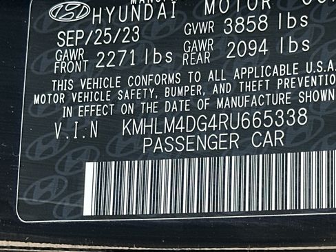 Used 2024 Hyundai Elantra SEL FWD image 31