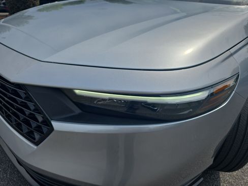 Used 2025 Honda Accord Sport image 31