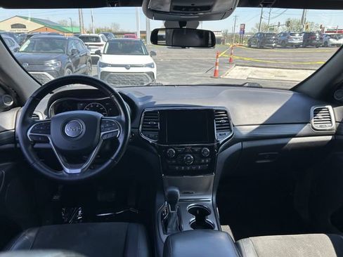 Used 2021 Jeep Grand Cherokee Laredo X AWD/4WD image 9