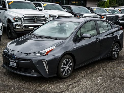 Used 2022 Toyota Prius XLE w/ Advanced Technology Package AWD/4WD image 4