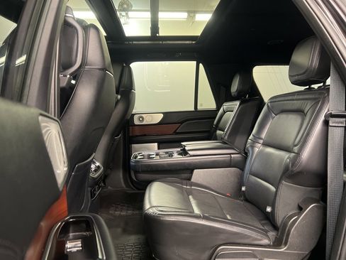 Used 2021 Lincoln Navigator L Reserve image 36