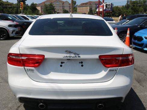 Used 2018 Jaguar XE Prestige RWD image 6