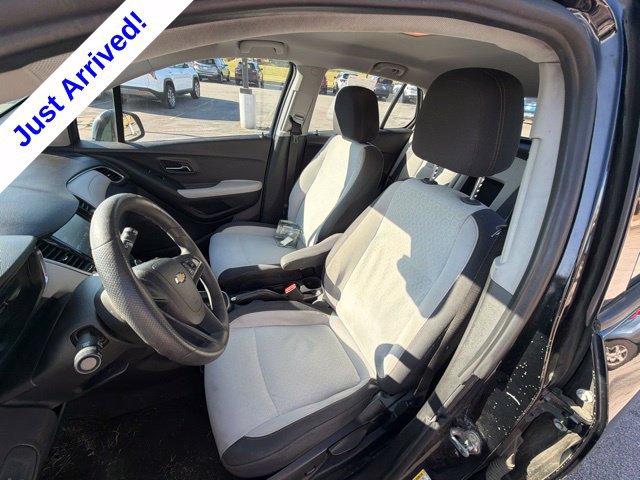 Used 2017 Chevrolet Trax LS FWD image 34