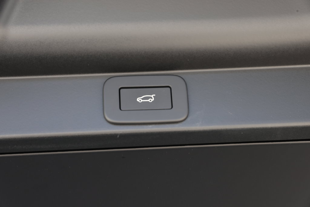 New 2026 Land Rover Range Rover SE AWD/4WD image 8