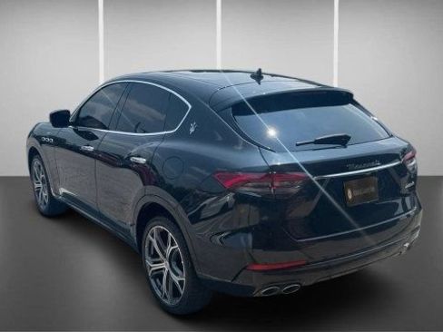 Used 2023 Maserati Levante GT AWD/4WD image 11