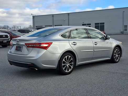 Used 2018 Toyota Avalon XLE Premium image 6